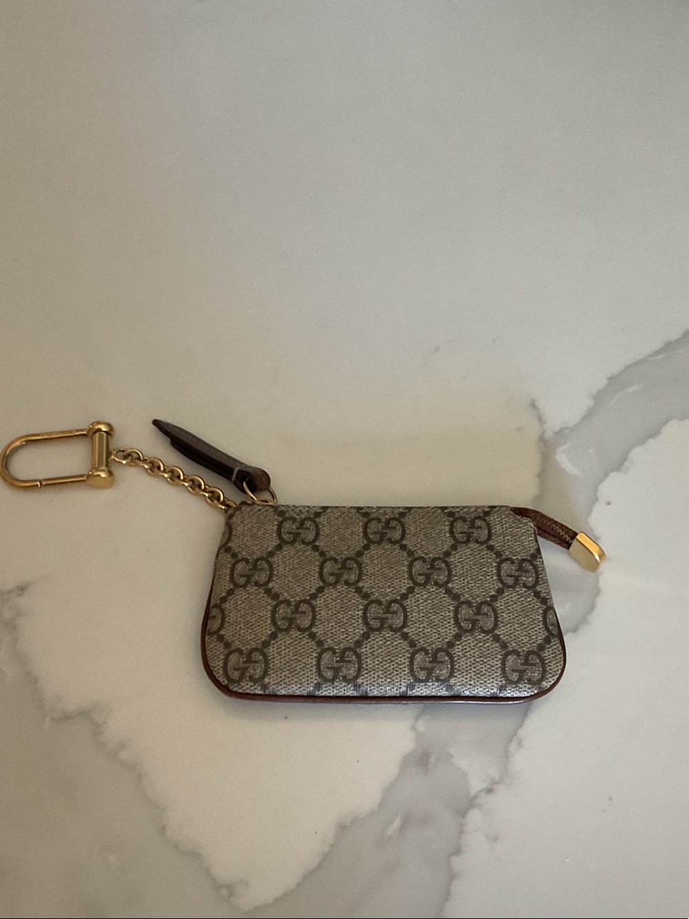 Gucci Beige Monogram Key & Card Holder with Gold Chain - Picture 2 of 2